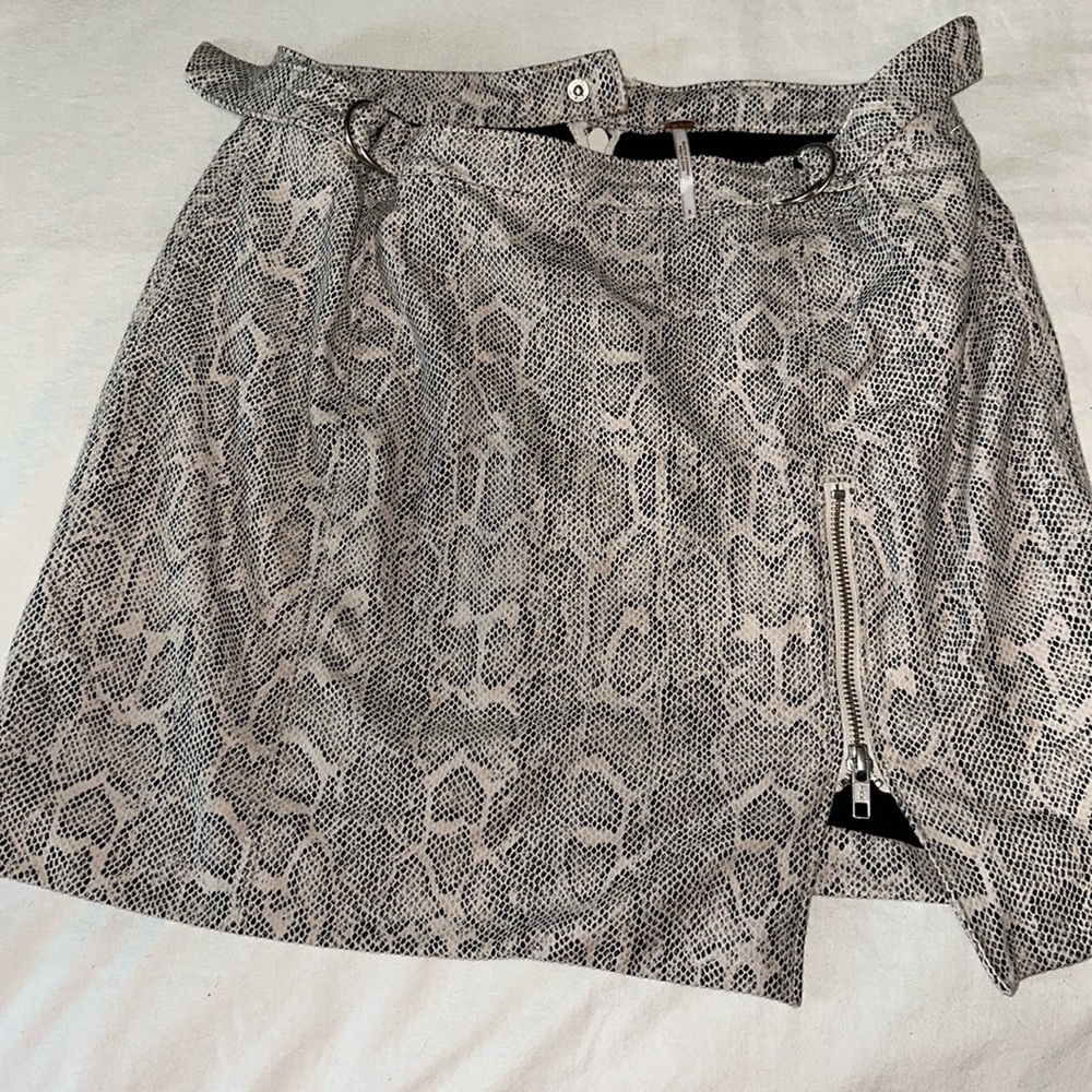 Free people snake skin skirt double lined with slit and zipper